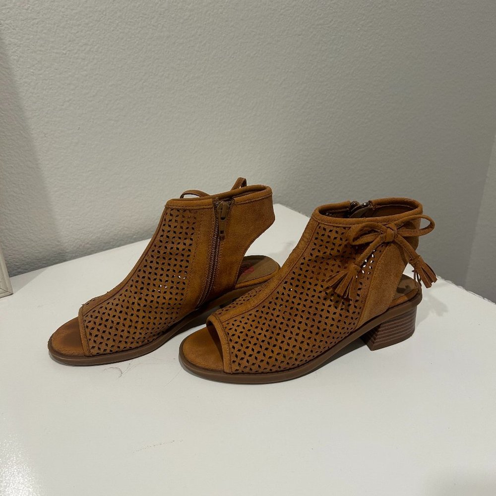 Brown girl shoes